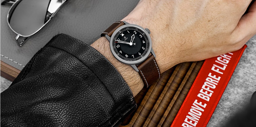 Robot Flieger Friday ruka